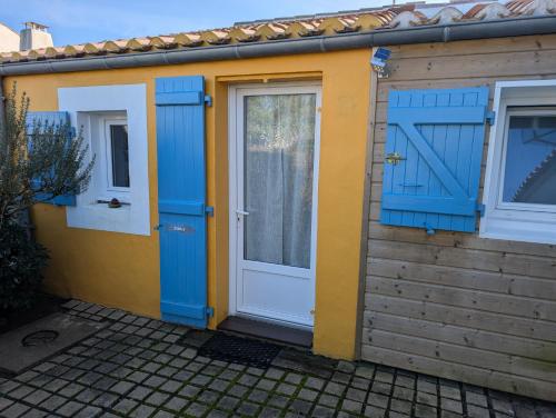Les Yeux Bleus Bed & Breakfast 3