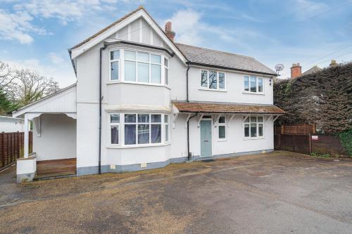 2 Double Bedrooms in Fleet