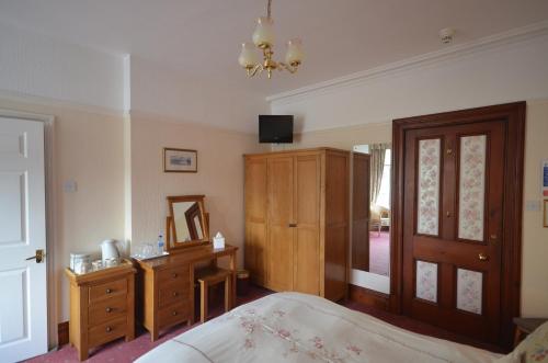 Abacourt House - image 8
