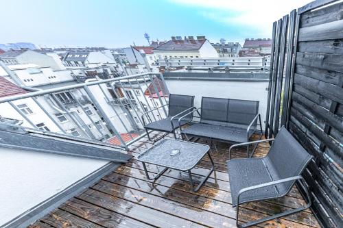 Penthouse Suites by JR City Apartments 3