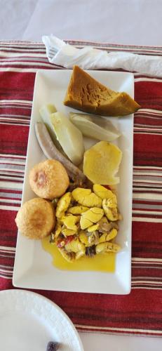 Food and beverages, Swabys Hope Hideaway in Mandeville