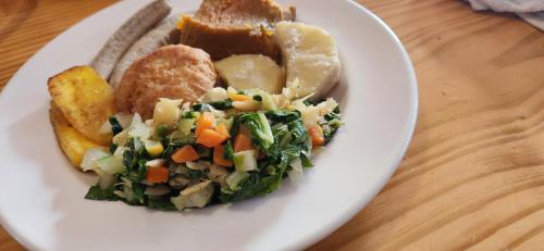 Food and beverages, Swabys Hope Hideaway in Mandeville