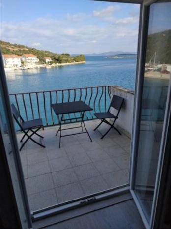 Apartment Zaglav 3 - first sea row Apartment Zaglav 3 - first sea row