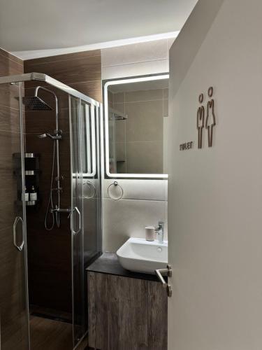 Sunny Nest Sunny Nest