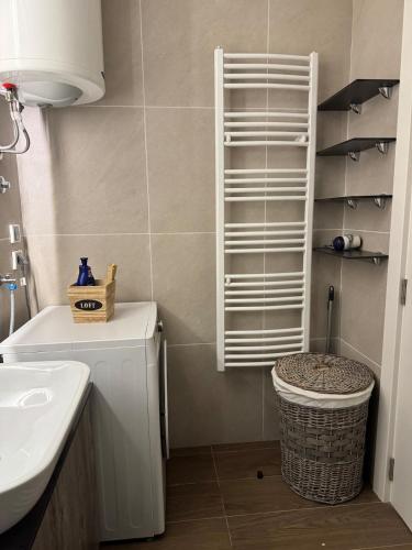 Sunny Nest Sunny Nest