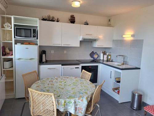 Appartement Merville-Franceville-Plage 3 pièces 4 personnes - FR-1-465-46 - main image