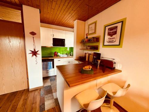 Kitchen, 2 - Gemutlicher Bungalow am Fuße der Wasserkuppe in Dipperz