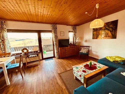 2 - Gemutlicher Bungalow am Fuße der Wasserkuppe in Dipperz
