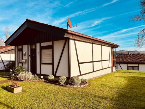 Exterior view, 2 - Gemutlicher Bungalow am Fuße der Wasserkuppe in Dipperz