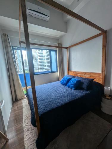 Rustic condo in Makati CBD, Manila