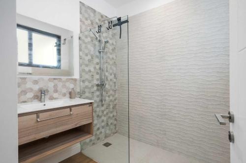 Luxury Apartment with Private Pool by Sealodge Luxury Apartment with Private Pool by Sealodge