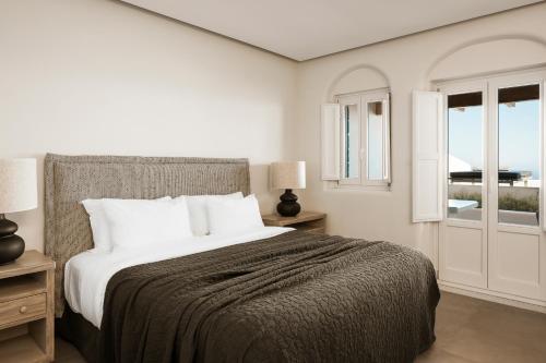 635758387 NĒRO Suites by NOMÉE Hospitality Group