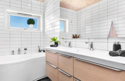 Villa with 4 bedrooms, Tromsø (foto 9)