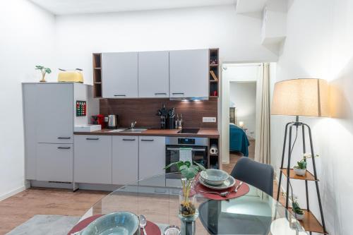 LiT LiVING - Luxus - Box SprIng - WH Old Town - Parking in Weinheim