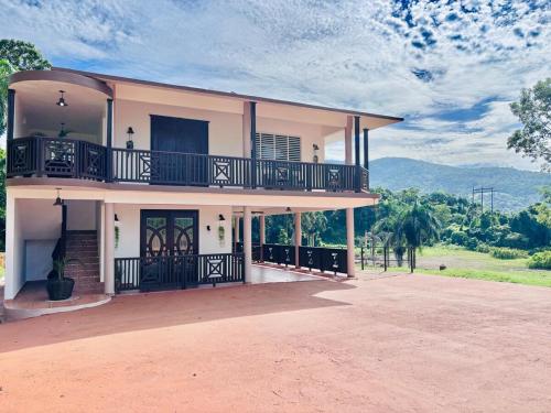 Adventure and comfort in Hacienda Carabali, close to Luquillo beach in Plaja Fortuna
