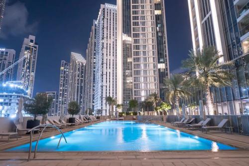 Luxurious 4BR Burj Khalifa & full fountain view - image 2
