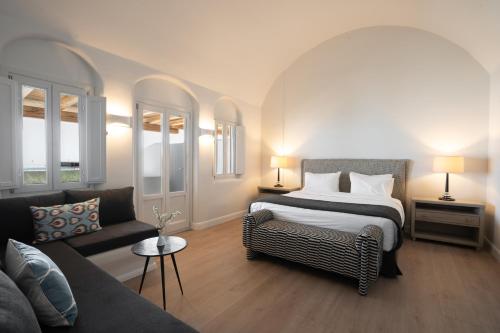 635772327 NĒRO Suites by NOMÉE Hospitality Group