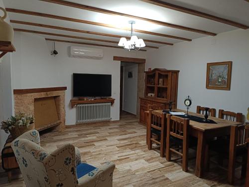 Casa Rural el Pajar Piscina para 3 apartamentos in Argamasilla De Alba