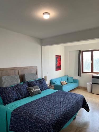 1 king bed, 1 sofa bed