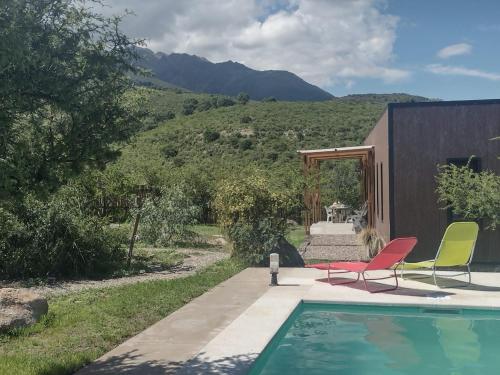 "ENTRELAVANDAS" Casa con Piscina EXCLUSIVA