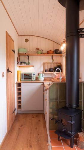 Luxury Shepherds Hut in Haresfield