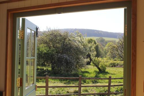 Luxury Shepherds Hut in Haresfield