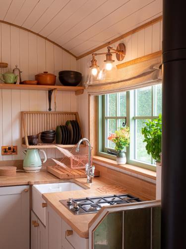 Luxury Shepherds Hut in Haresfield