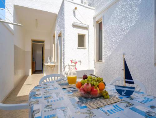 Villa with Sea Views in Torre Squillace Relax in Style in La Strea