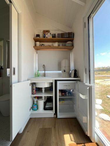 مطبخ, Banjos Cabin Gippsland - Luxury Eco Stay w King Bed & Pond Valley Views in Heyfield