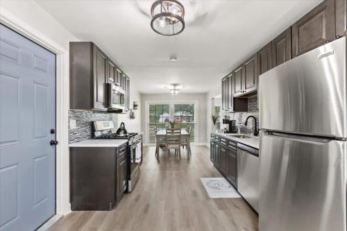 Westchester Retreat King bed in เวสต์เชสเตอร์ (IL)