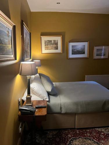 Queens Court Hotel - image 14