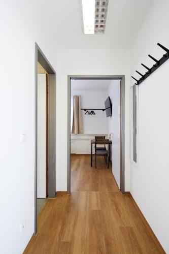 Lemon Suites 2, Apartment für kleine Gruppen und Teams, Nürnberg (Foto 7)