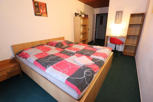 1 queen bed