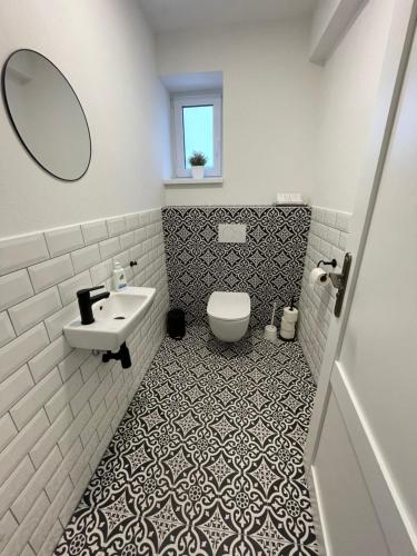 2 bedrooms, 4 beds