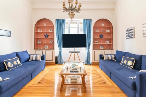 Nautical vintage apt Avdi Square near Acropolis and Parking, Atene