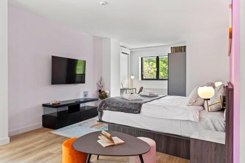 Uni88 Apart Hotel Room Type - Deluxe Double Studio