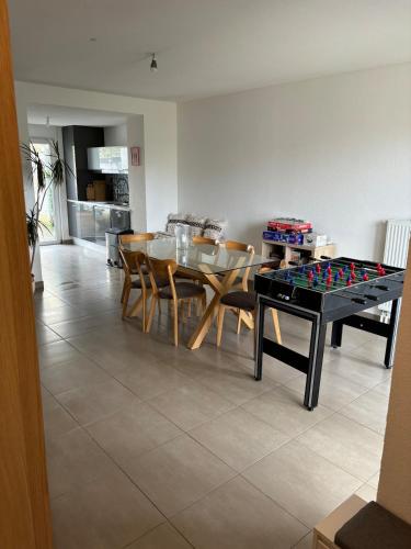 Maison familiale 7 personnes Jardins & BBQ Tram centre gîte à louer Neuhof