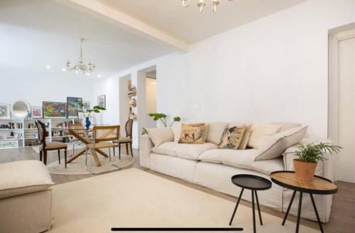 Large terrace 3 minutes from the beach in Getxo
