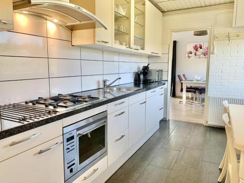 Renovated Bungalow With Garden - Sint Maartenszee