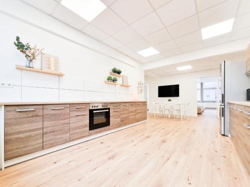 Tolstov Apartments - City Center Apartment with 5 Rooms - 10 Min Messe DUS, Düsseldorf (Foto 9)