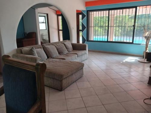 Casa con alberca y jardin en parres jiutepex in Sin Asignación En Nombre de Asentamiento