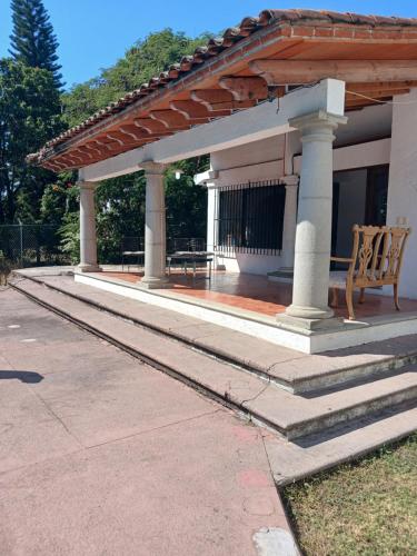 Casa con alberca y jardin en parres jiutepex in Sin Asignación En Nombre de Asentamiento