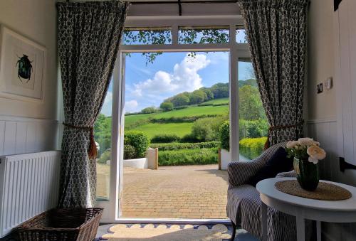 Surrounding environment, Keep Cottage in Southleigh