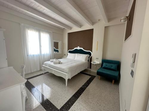 Double Room with Terrace image 7