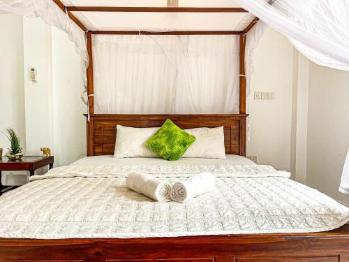 Deluxe Family Room image 6