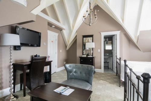 Létesítmények, Longwood Inn in Brookline