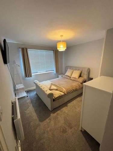 The Airport Flat - Newly Renovated & FREE Parking, Leeds (Foto 2)