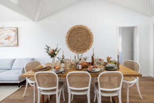 Instalações, Waves at Boat Harbour, 65 Kingsley Dr - stunning house, fantastic waterviews and dog friendly in Praia One Mile