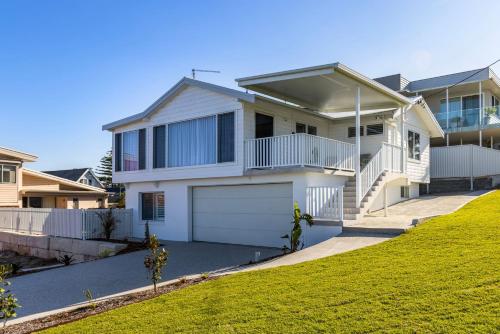 Vista Exterior, Waves at Boat Harbour, 65 Kingsley Dr - stunning house, fantastic waterviews and dog friendly in Praia One Mile