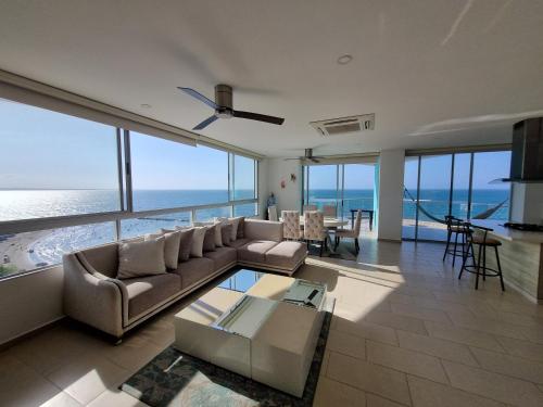 Espectacular apto Fontaine Bleu, vista al mar, 3 habitaciones y aire acondicionado
